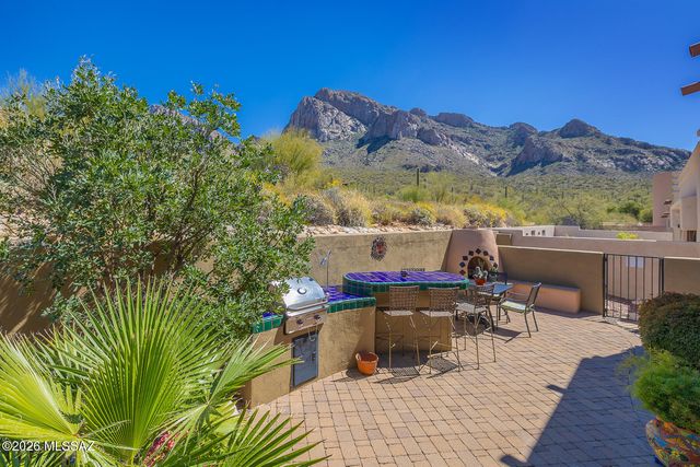 9807 N Ridge Shadow Place, Oro Valley, AZ 85704