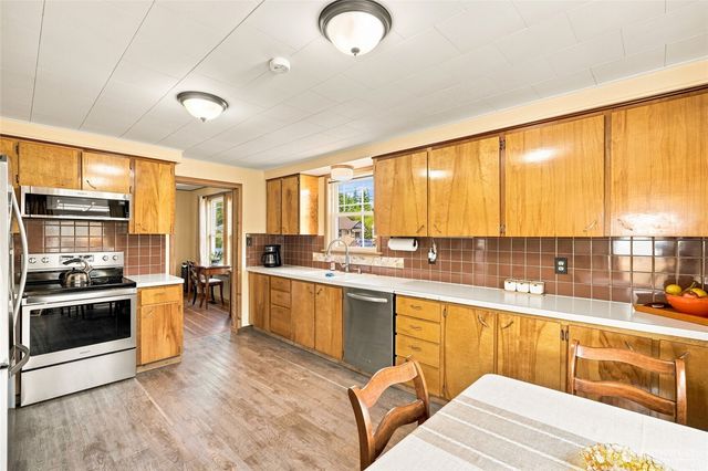 218 Evergreen Street, Mount Vernon, WA 98273