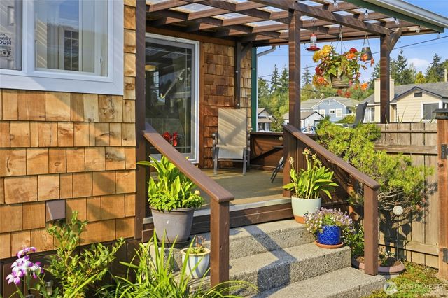 218 Evergreen Street, Mount Vernon, WA 98273