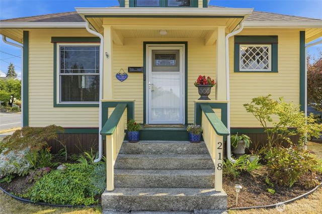 218 Evergreen Street, Mount Vernon, WA 98273