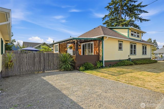 218 Evergreen Street, Mount Vernon, WA 98273