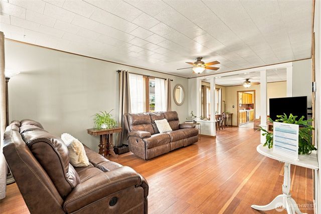 218 Evergreen Street, Mount Vernon, WA 98273
