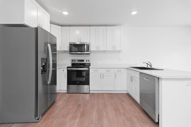 735 HOFFMAN ROAD, Green Bay, WI 54301