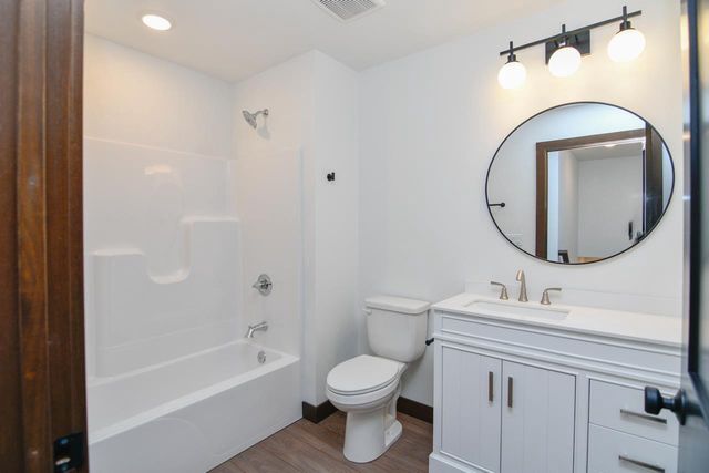 735 HOFFMAN ROAD, Green Bay, WI 54301