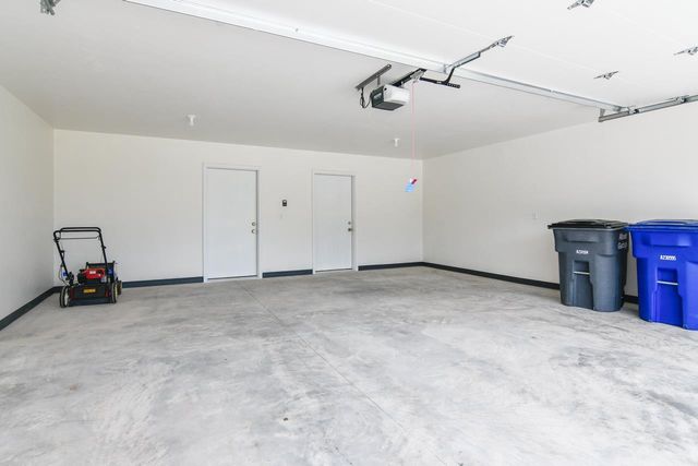 735 HOFFMAN ROAD, Green Bay, WI 54301