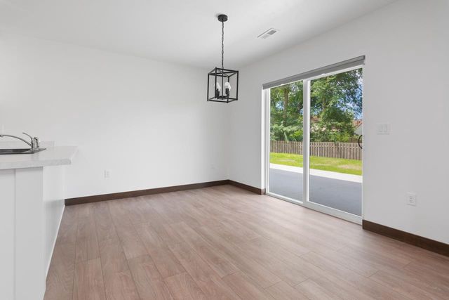 735 HOFFMAN ROAD, Green Bay, WI 54301