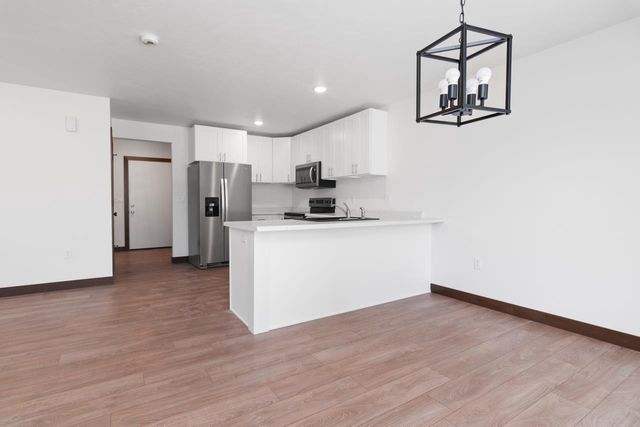 735 HOFFMAN ROAD, Green Bay, WI 54301