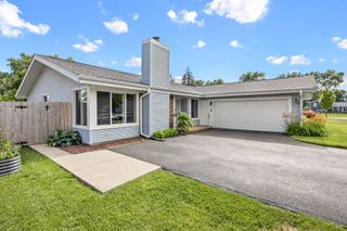 230 Plymouth Lane, Bolingbrook, IL 60440