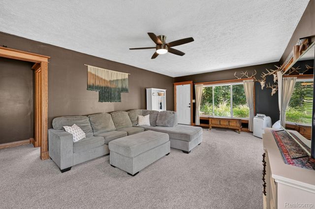 3658 Newburg Road, Shiawassee Township, MI 48414