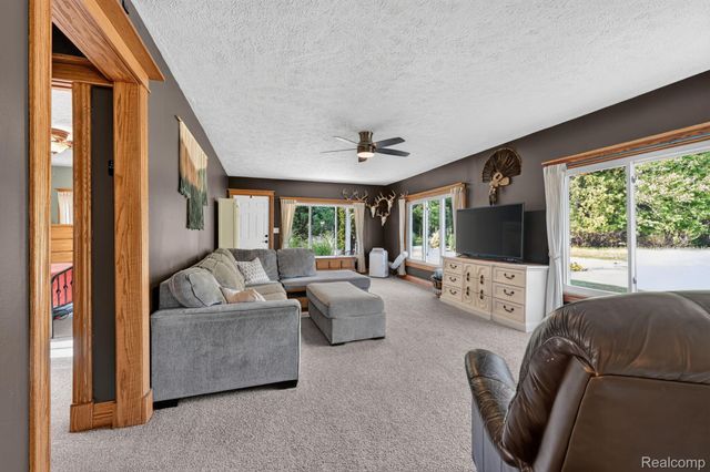 3658 Newburg Road, Shiawassee Township, MI 48414