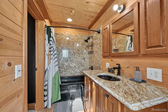 3658 Newburg Road, Shiawassee Township, MI 48414