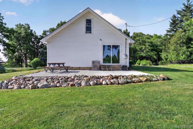 3658 Newburg Road, Shiawassee Township, MI 48414