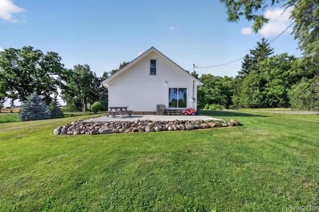 3658 Newburg Road, Shiawassee Township, MI 48414