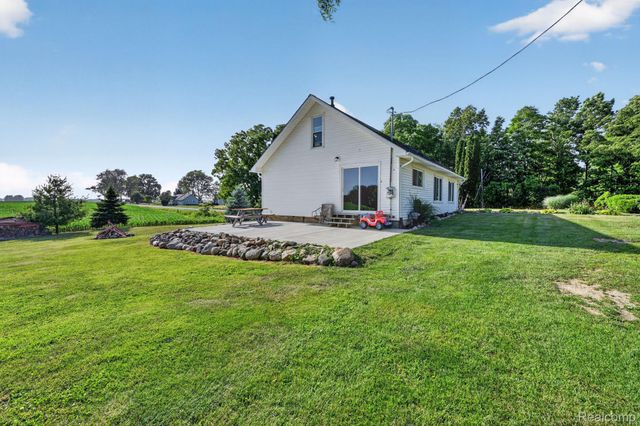 3658 Newburg Road, Shiawassee Township, MI 48414