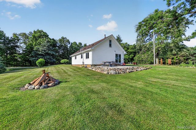3658 Newburg Road, Shiawassee Township, MI 48414