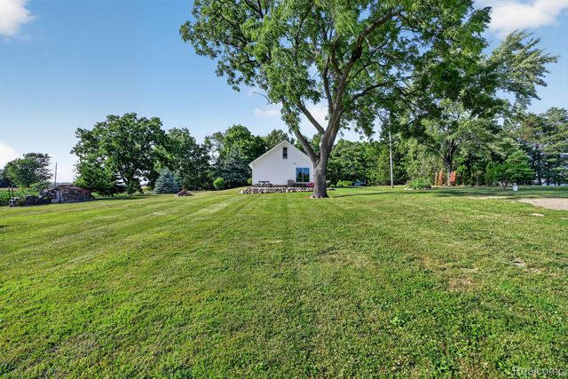 3658 Newburg Road, Shiawassee Township, MI 48414