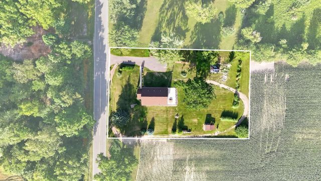 3658 Newburg Road, Shiawassee Township, MI 48414