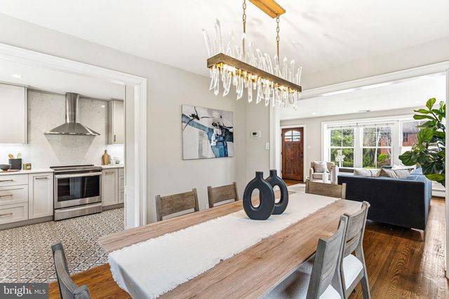 332 OVERHILL RD, Wayne, PA 19087