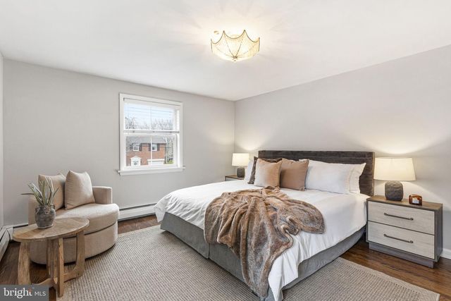 332 OVERHILL RD, Wayne, PA 19087