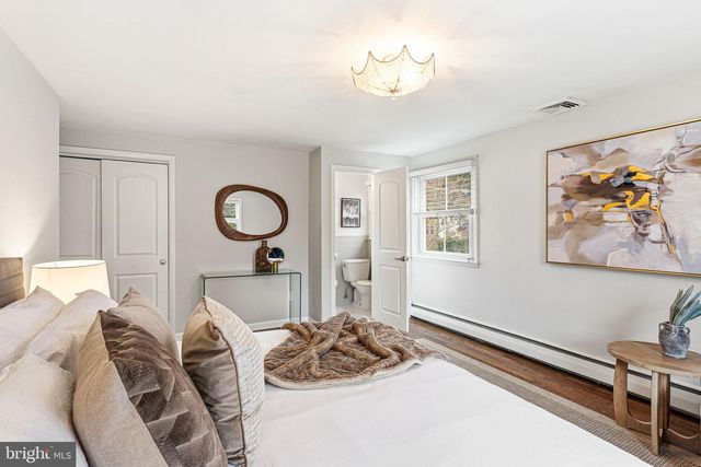 332 OVERHILL RD, Wayne, PA 19087