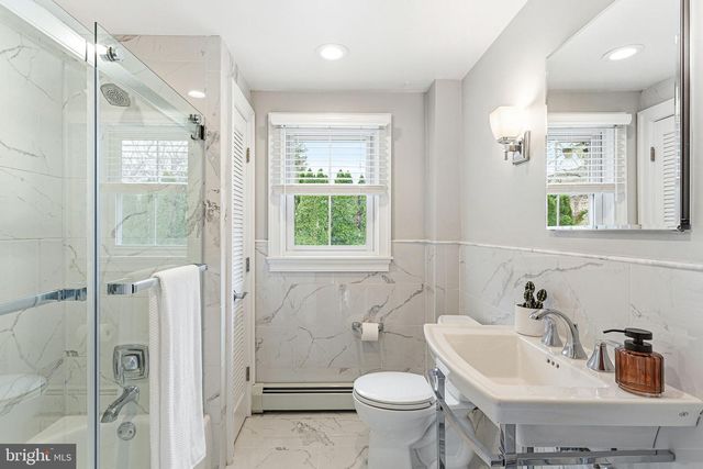 332 OVERHILL RD, Wayne, PA 19087