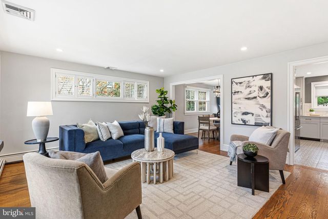 332 OVERHILL RD, Wayne, PA 19087