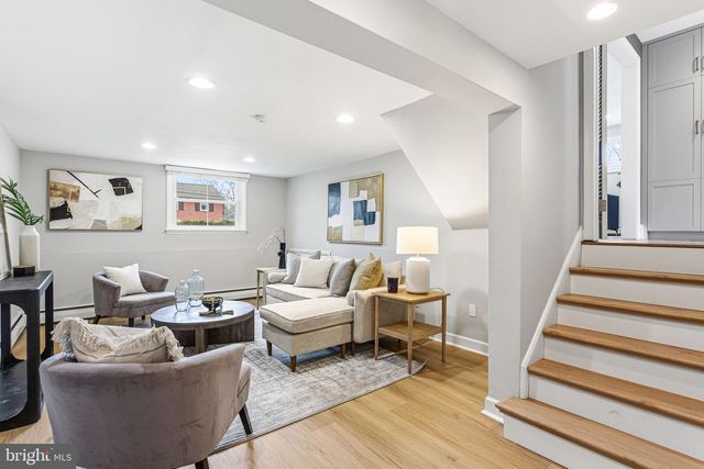 332 OVERHILL RD, Wayne, PA 19087