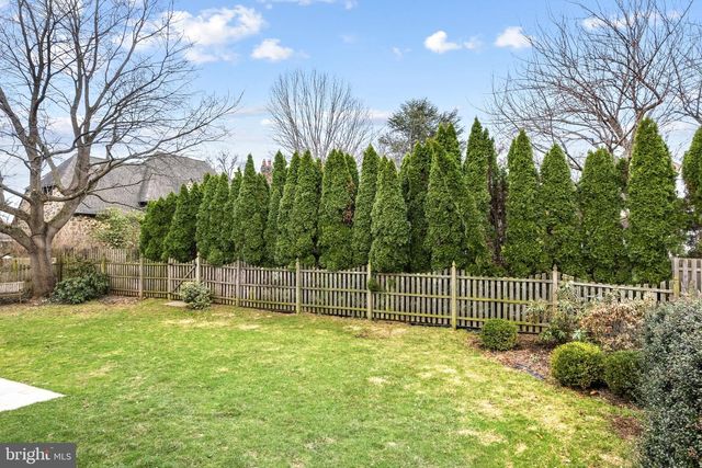 332 OVERHILL RD, Wayne, PA 19087