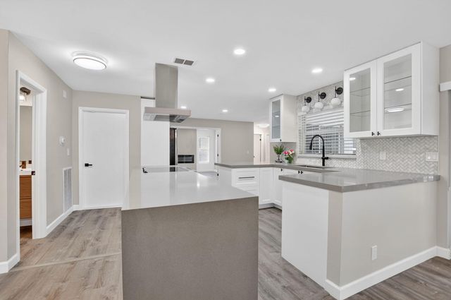 3068 NW 25th Way, Boca Raton, FL 33434