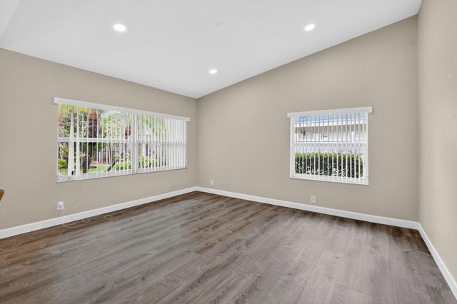 3068 NW 25th Way, Boca Raton, FL 33434