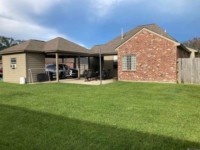 6719 Woodside Dr, Zachary, LA 70791