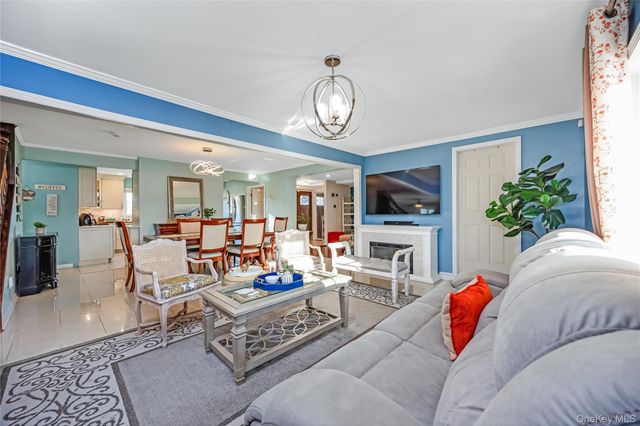 34 Harmony Lane, Westbury, NY 11590