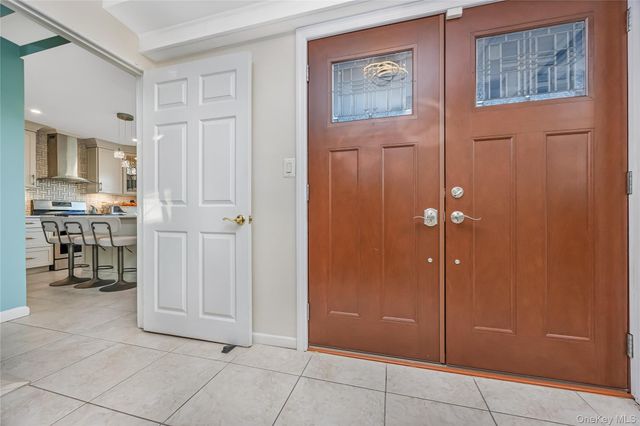 34 Harmony Lane, Westbury, NY 11590