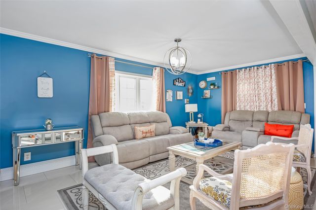 34 Harmony Lane, Westbury, NY 11590