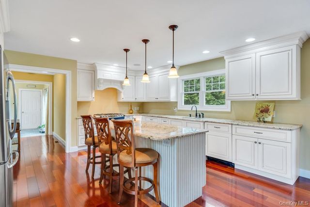 83 Gillette Avenue, Bayport, NY 11705