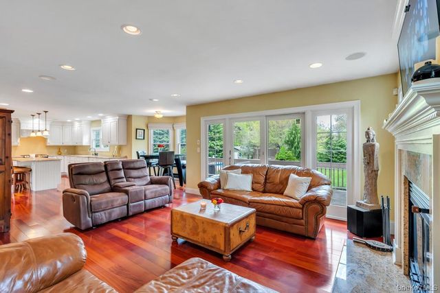 83 Gillette Avenue, Bayport, NY 11705