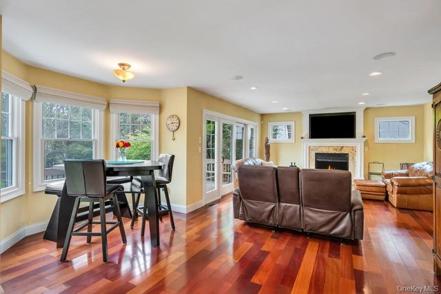 83 Gillette Avenue, Bayport, NY 11705