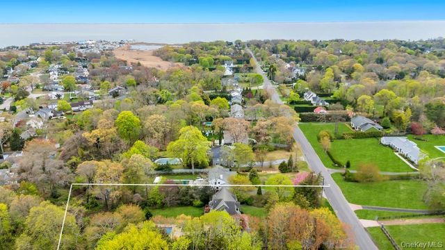 83 Gillette Avenue, Bayport, NY 11705