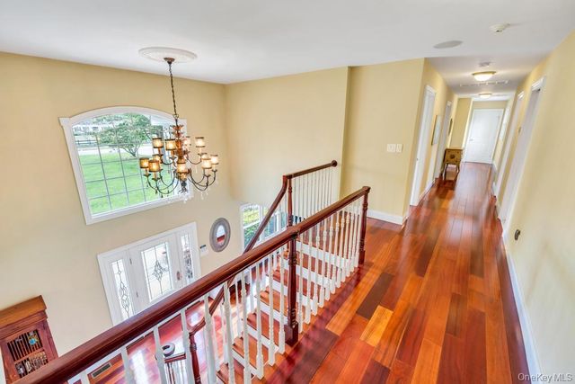 83 Gillette Avenue, Bayport, NY 11705