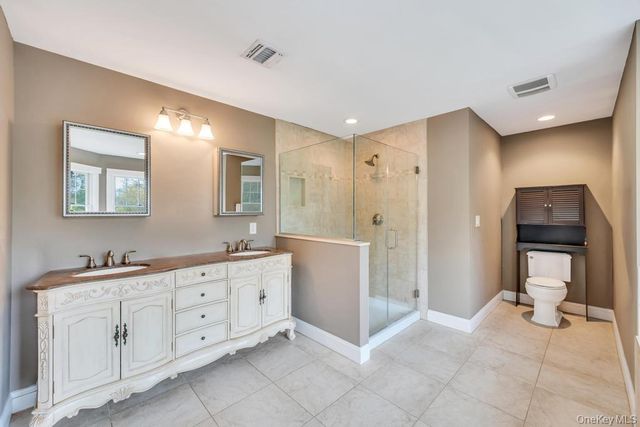 83 Gillette Avenue, Bayport, NY 11705
