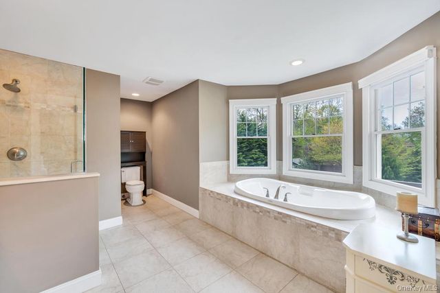 83 Gillette Avenue, Bayport, NY 11705