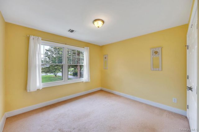 83 Gillette Avenue, Bayport, NY 11705