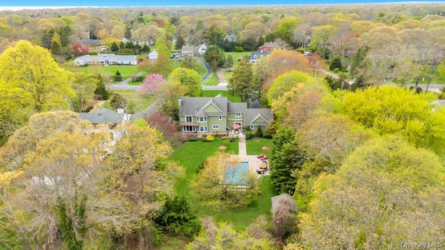 83 Gillette Avenue, Bayport, NY 11705