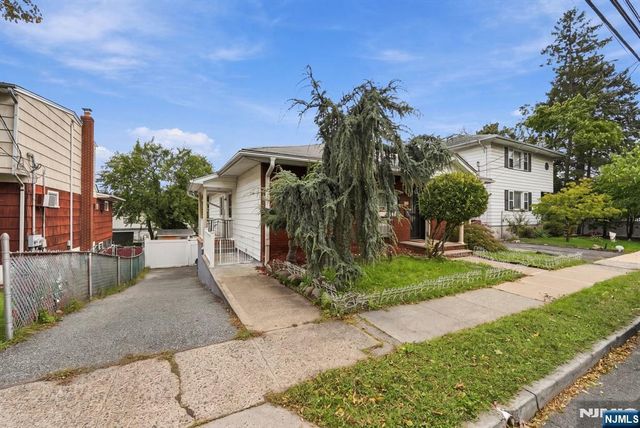 352 Farnham Avenue, Lodi, NJ 07644
