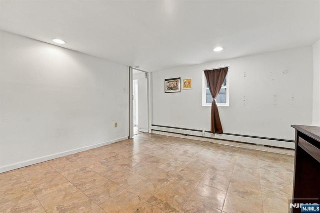 352 Farnham Avenue, Lodi, NJ 07644
