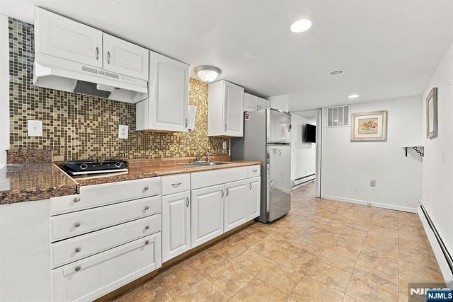 352 Farnham Avenue, Lodi, NJ 07644