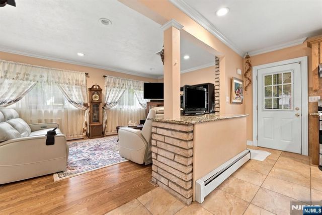 352 Farnham Avenue, Lodi, NJ 07644