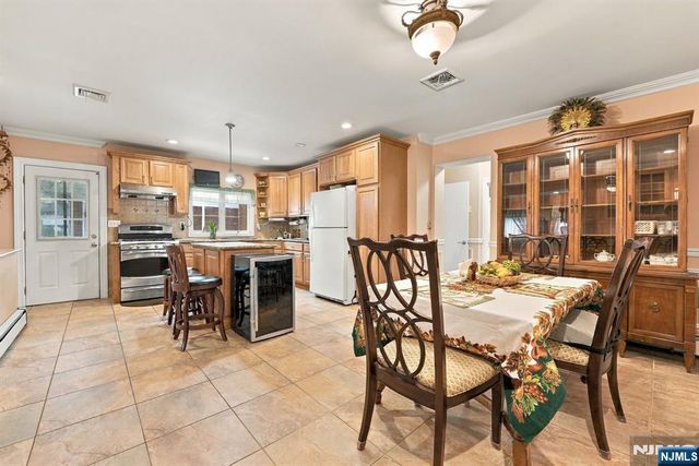 352 Farnham Avenue, Lodi, NJ 07644