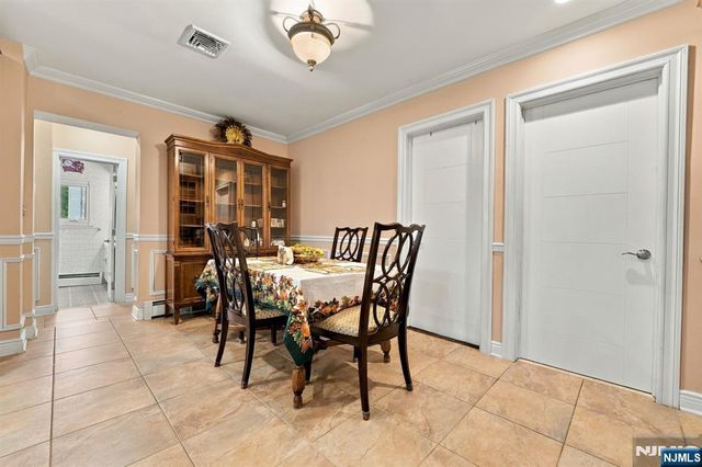 352 Farnham Avenue, Lodi, NJ 07644