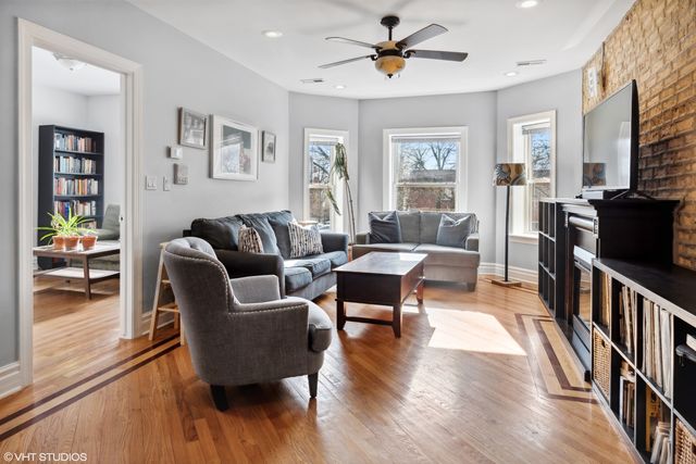 6301 N Richmond Street 2, Chicago, IL 60659